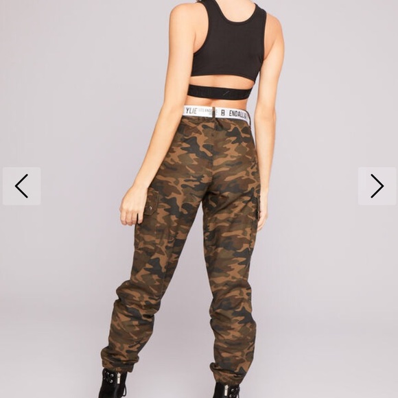 Kendall & Kylie High Rise Camo Cargo Pants (Ardene) - Picture 4 of 11